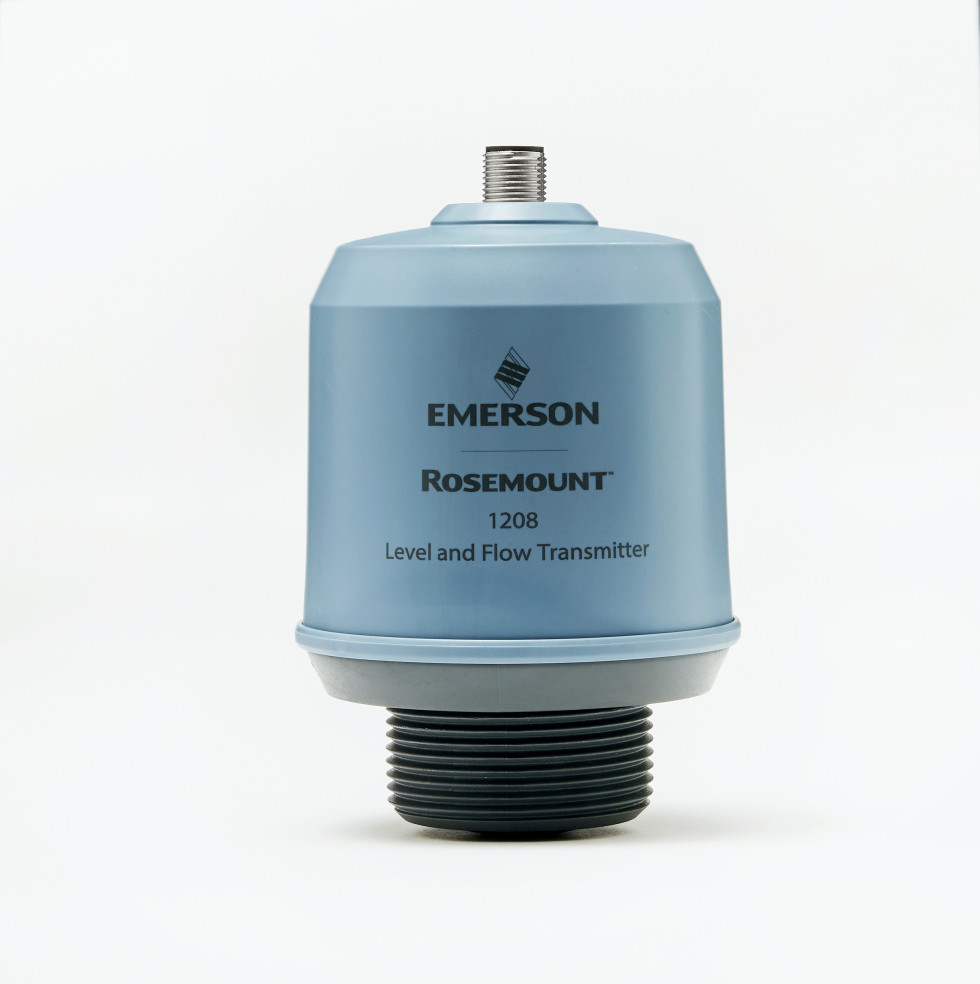 Emerson’s non contacting radar transmitters improve efficiency in water wastewater process industry utility applications en us 8706384